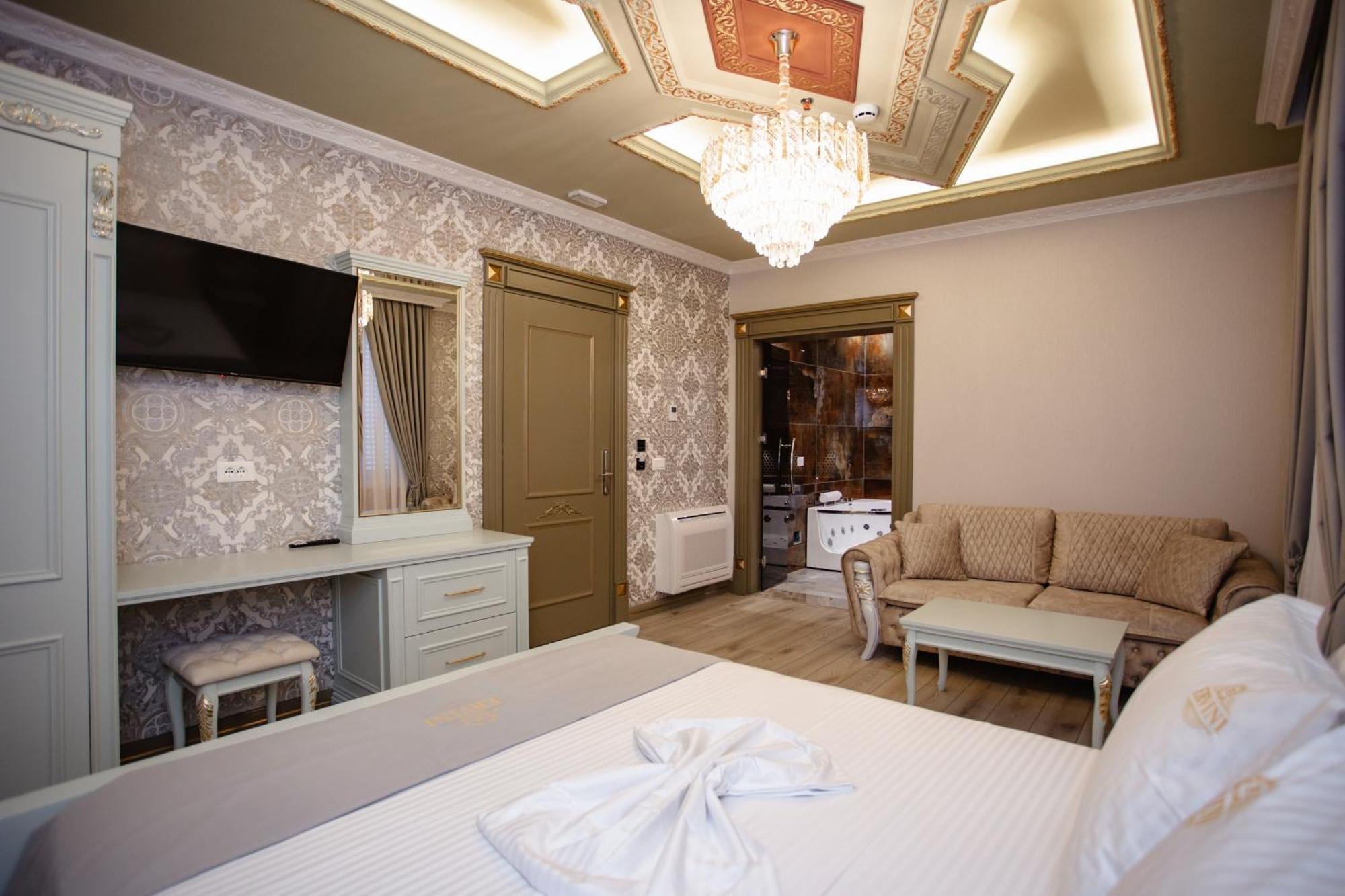 Ervini Boutique Hotel Shkodër Екстериор снимка